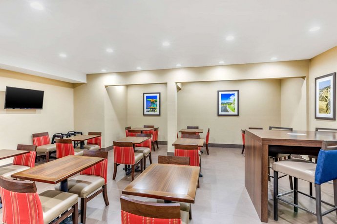 Comfort Inn Suites Orange County John Wayne Airport Santa Ana