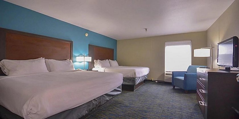 Holiday Inn Express Suites Fayetteville University Of Arkansas Area