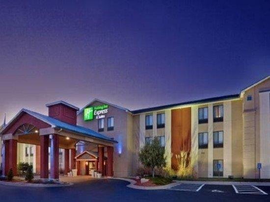 Holiday Inn Express & Suites Topeka West I-70 Wanamaker