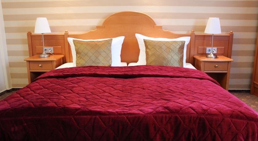 Hotel Wegner - T h e culinary art hotel