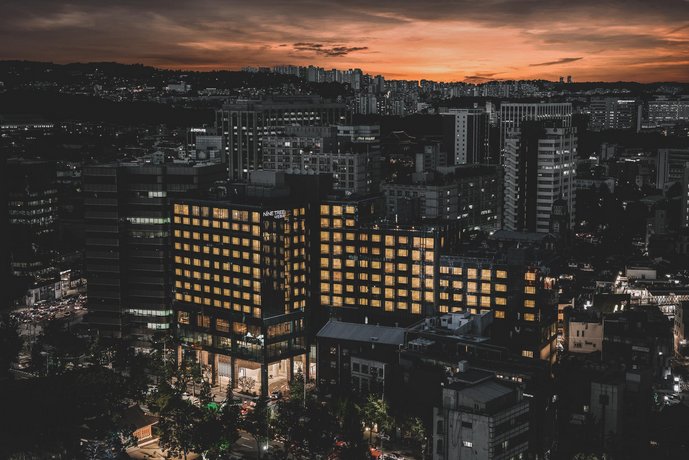 NINE TREE BY PARNAS SEOUL INSADONG