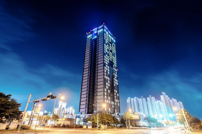 J-One Hotel
