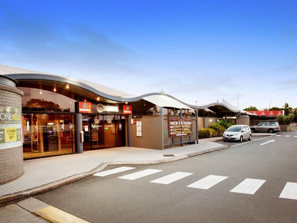 Nightcap At Balaclava Hotel