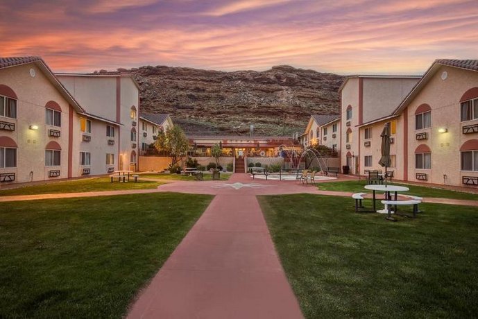 Aarchway Inn