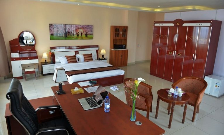 2000 Hotel Downtown Kigali