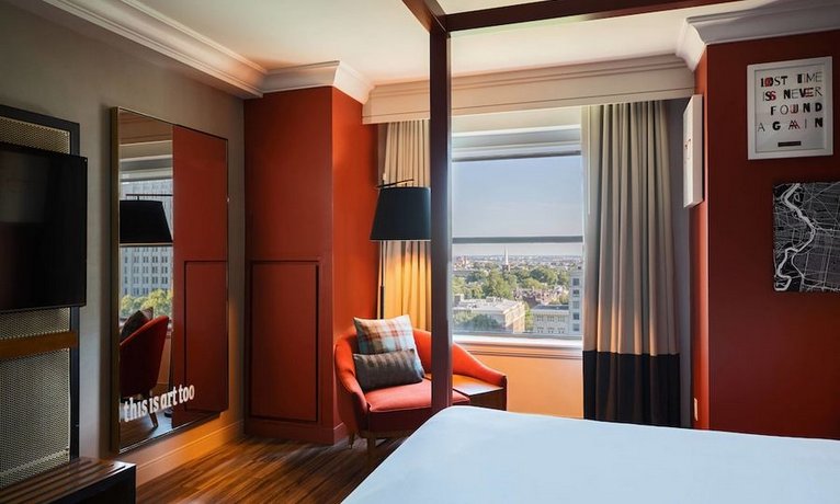 Renaissance Philadelphia Downtown Hotel