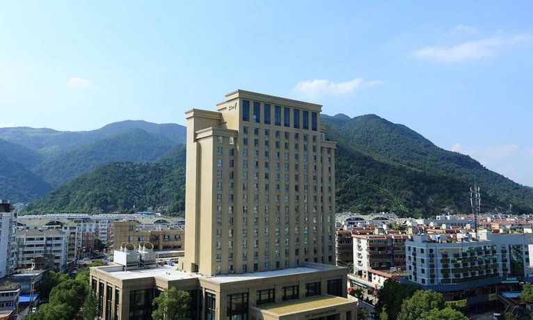 S&N International Hotel