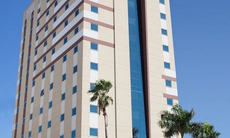 Delmond Hotel