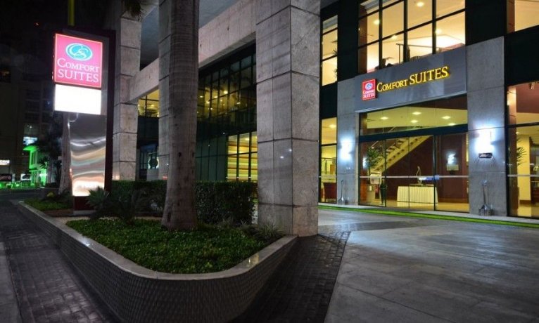 Comfort Suites Vitoria