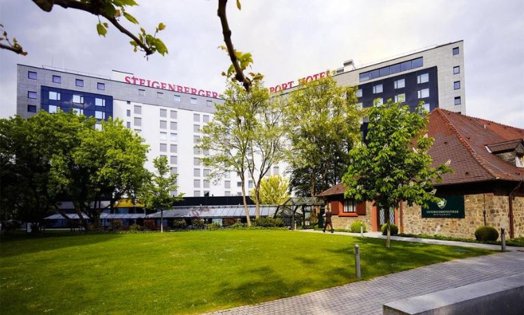 Steigenberger Airport Hotel