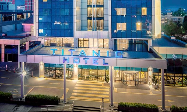Titanic Port Bakirkoy