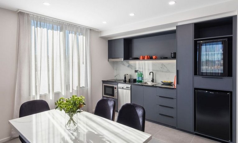 Deco Hotel Canberra
