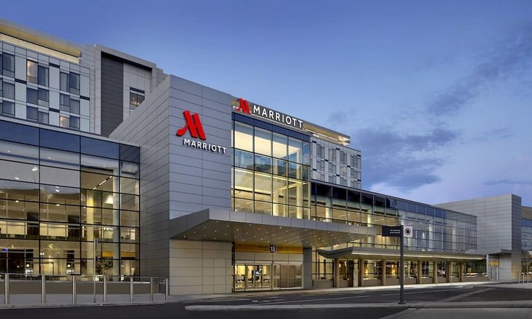 Calgary Airport Marriott In-Terminal Hotel