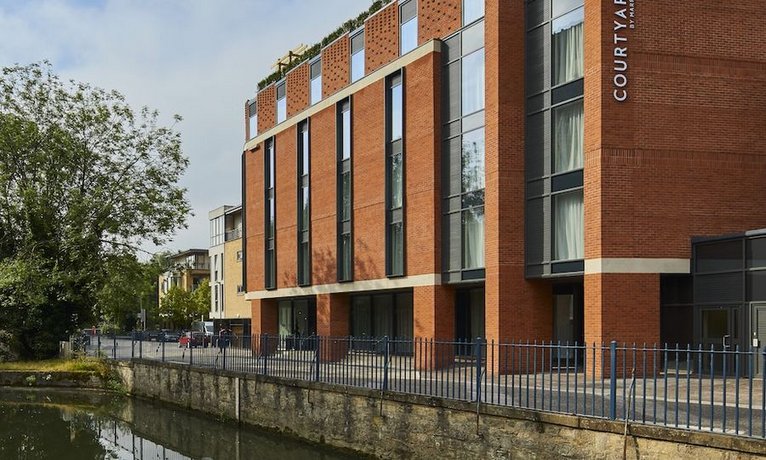 Courtyard by Marriott Oxford City Centre