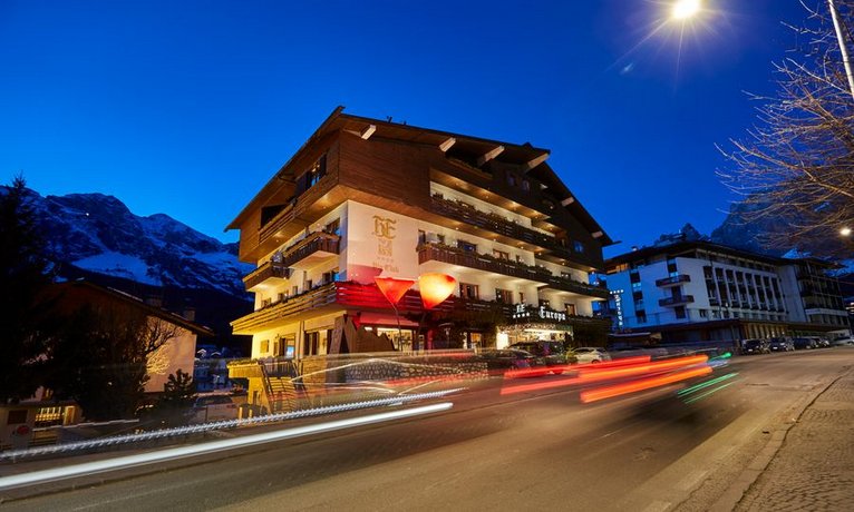 Eight Cortina