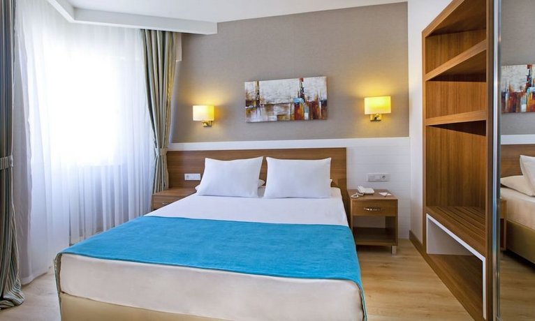Grand Park Lara Hotel
