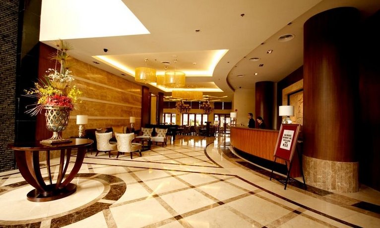 The Avenue Plaza Hotel