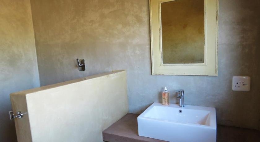 Mkhiweni Villa at Dombeya Wildlife Estate