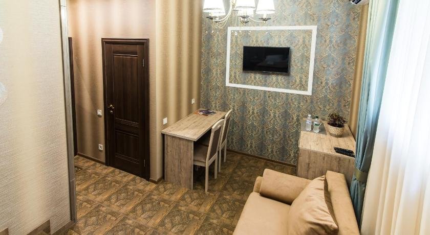 L.O.Y Family Hotel