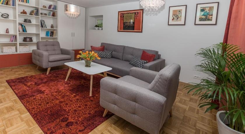 Evelina's place
