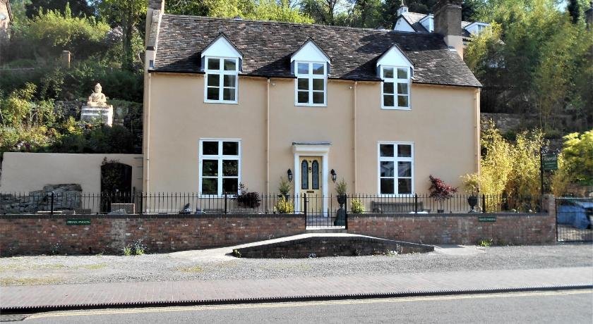 Riverside Bed & Breakfast