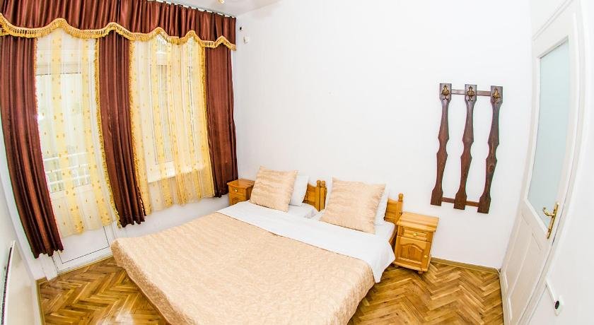 Central GuestRooms Five Corners