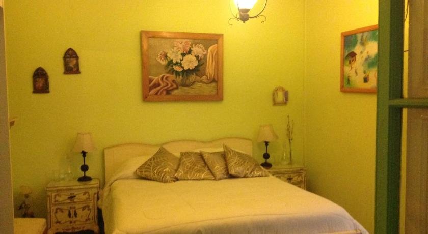 Hostal Renoir