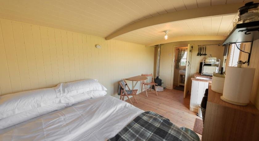 Avon Riverside Glamping