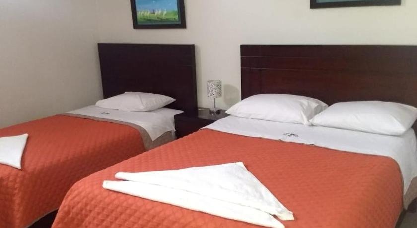 Hotel Estancia Real