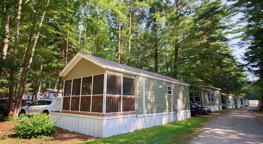 Moody Beach Camping Resort 28 ft. Park Model 6