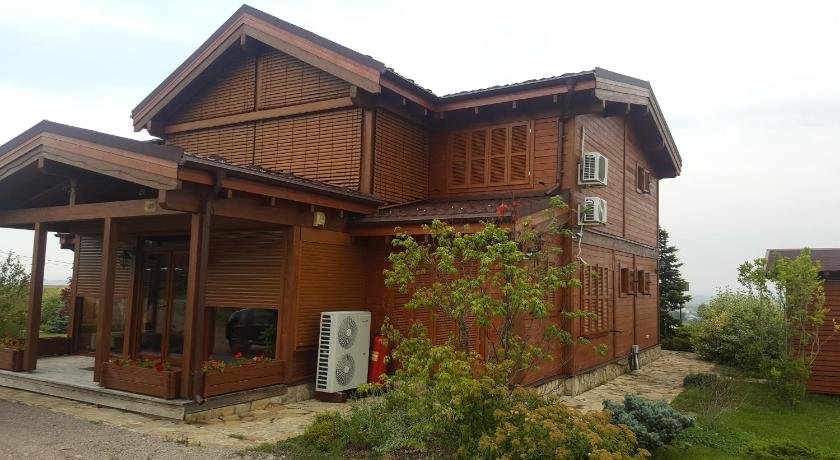 Sat de vacanta Ciprian Porumbescu