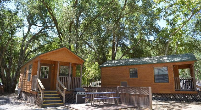 Morgan Hill Camping Resort Cabin 2