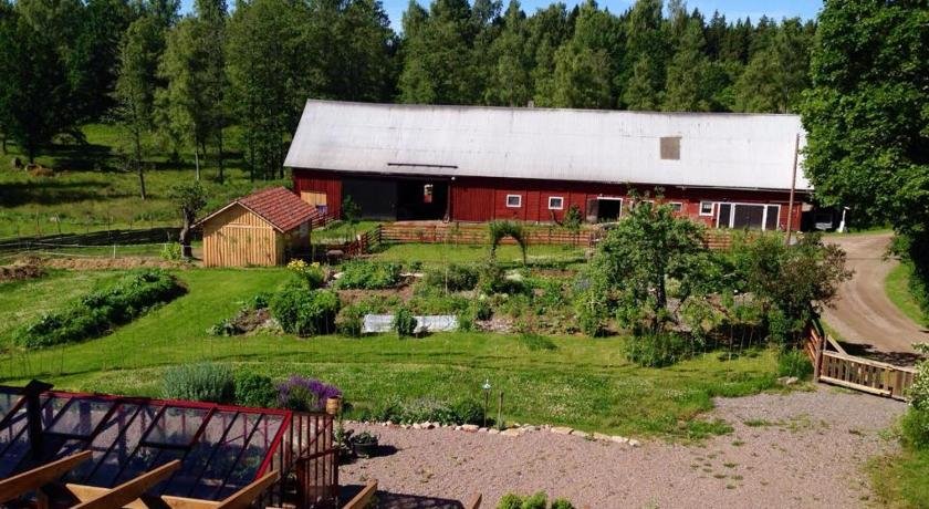Ingebo Hagar bondgårdsboende