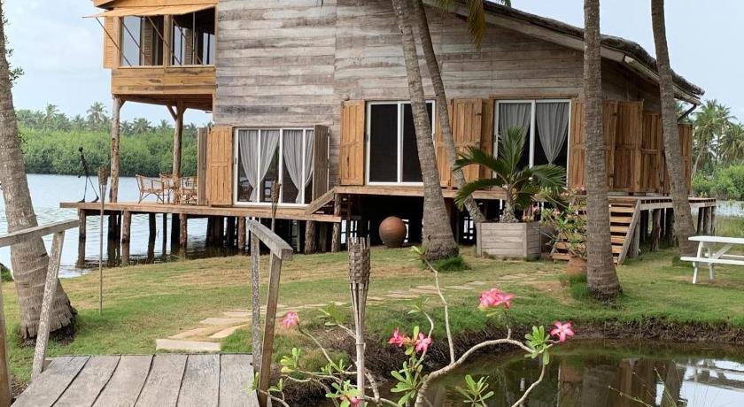 Natura luxury lodge