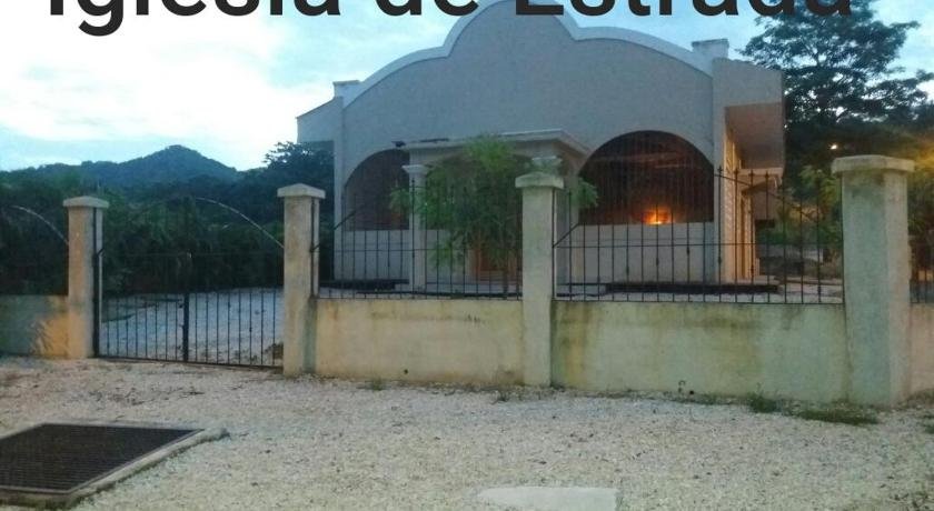 Casa Hidalgo cerca de playa Carrillo