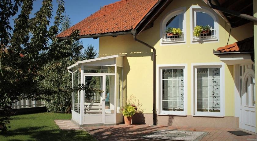 Yellow Dreamhouse
