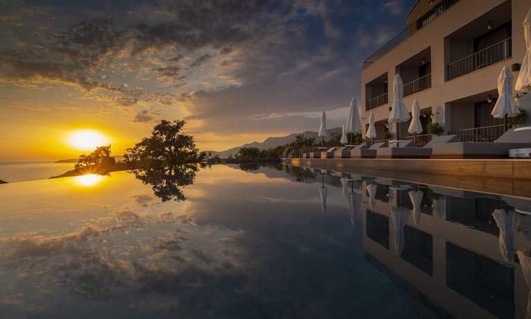 Vivid Blue Serenity Resort
