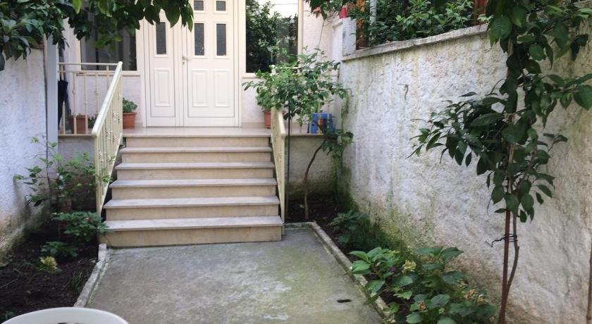 Nina Guest House