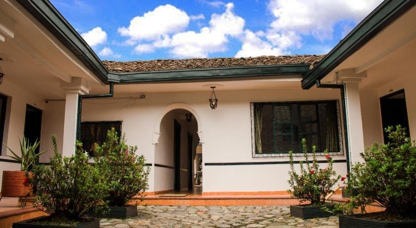 Hotel Los Portales Inn