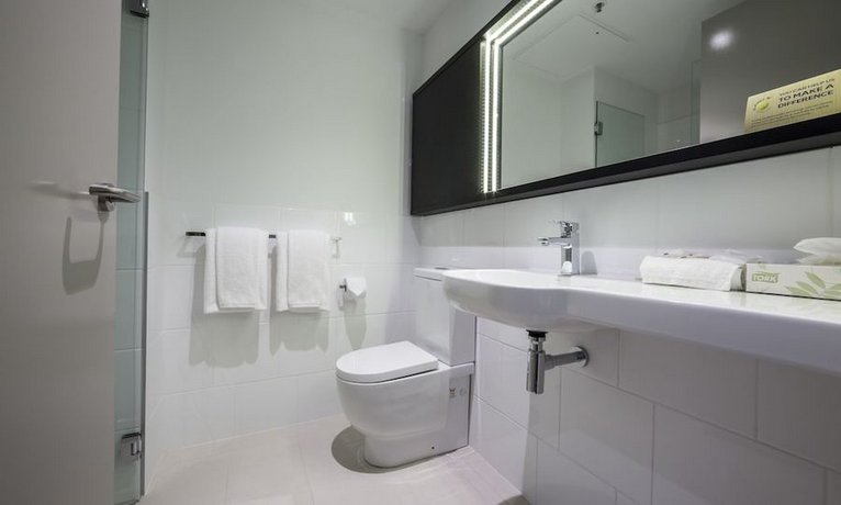 Ibis Adelaide