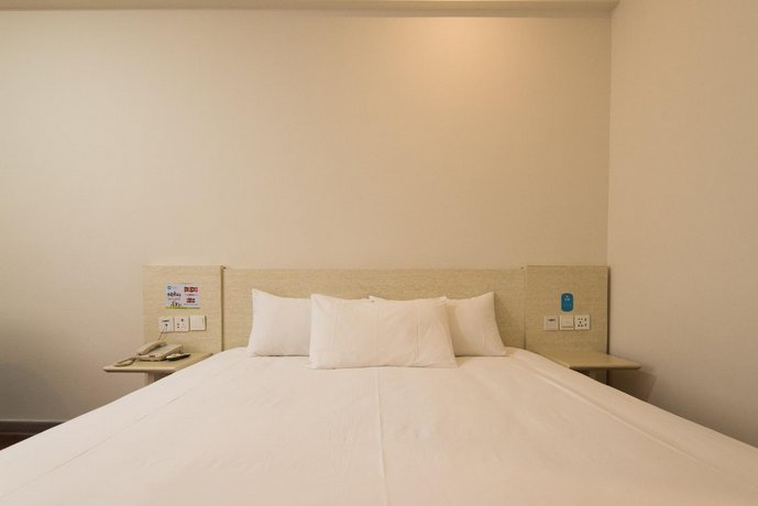 Hanting Hotel Urumqi Huanghe Road