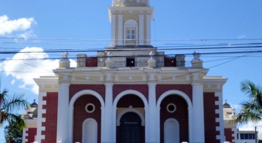 Pool House Hostel