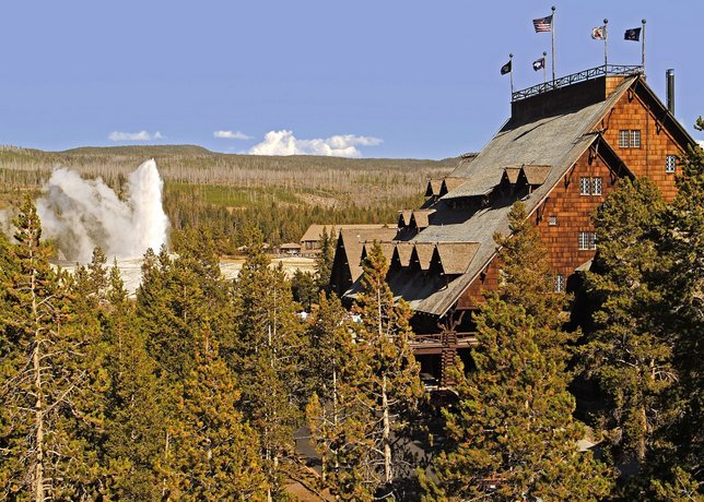 Old Faithful Inn - Inside the Park