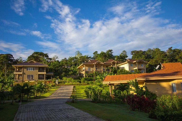 Red Frog Beach Island Resort