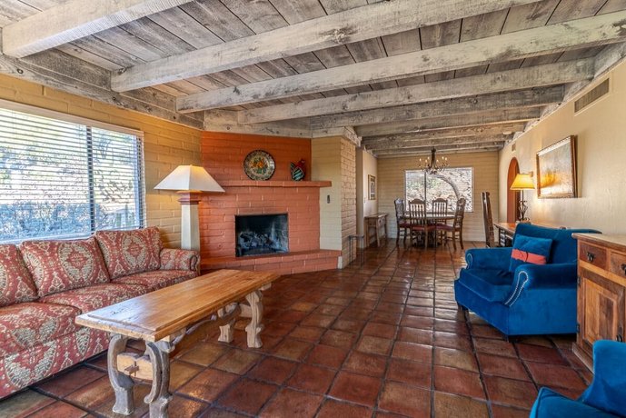 Hacienda Del Sol Guest Ranch Resort