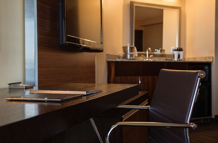 Hilton Winnipeg Airport Suites