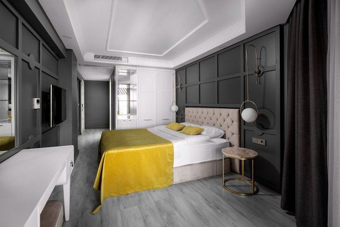 B Loft Hotel