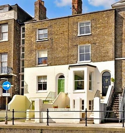299 London Road