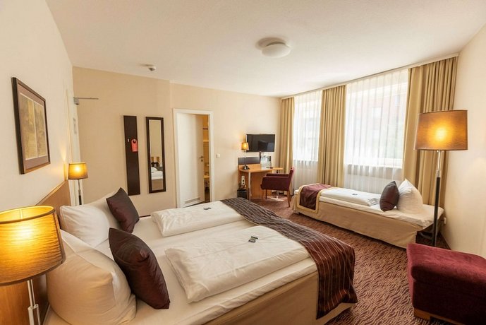 Comfort Hotel tom Kyle