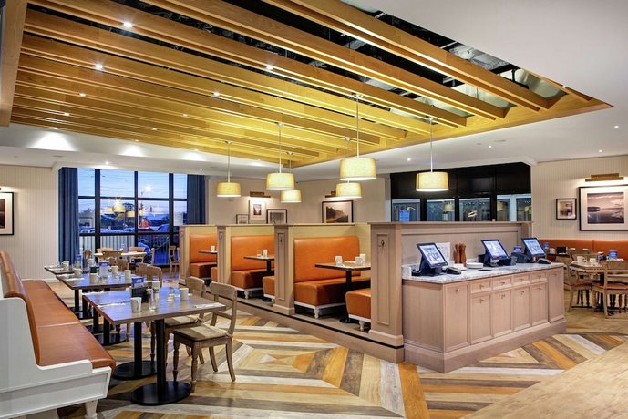 DoubleTree by Hilton Toronto Airport